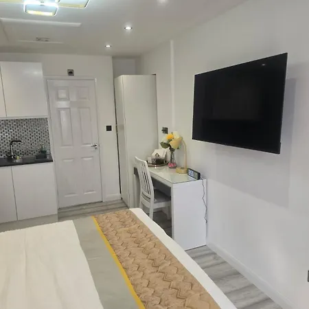Mini Cosy Studio Flat Milton Keynes Exterior foto