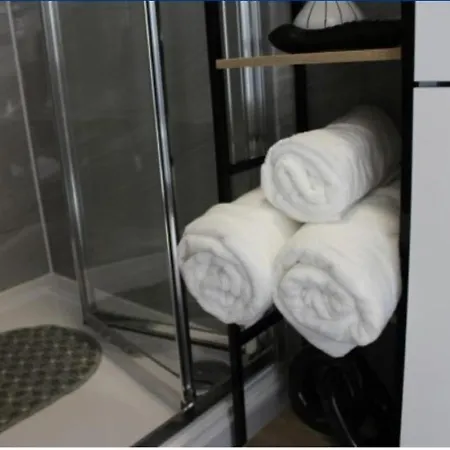 Mini Cosy Studio Flat Milton Keynes Exterior foto