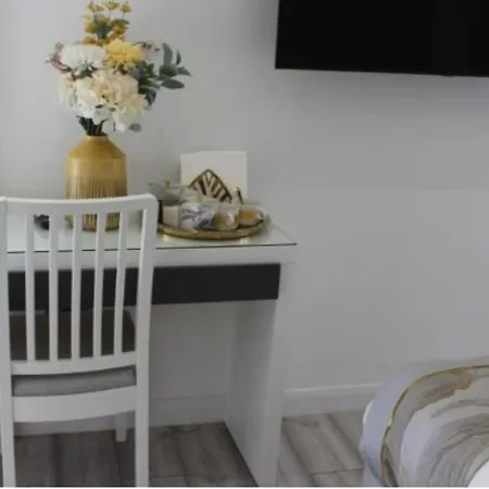 Mini Cosy Studio Flat Milton Keynes Exterior foto