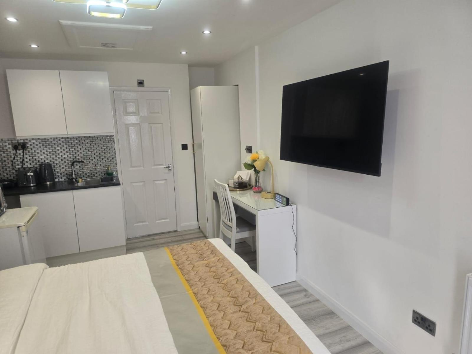 Apartment Mini Cosy Flat Milton Keynes